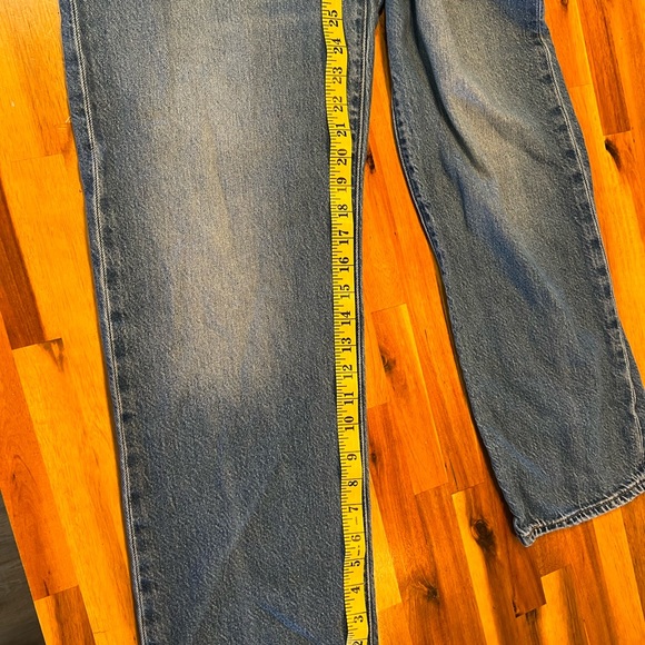 Levi’s rib cage straight, size 28 - Picture 6 of 6